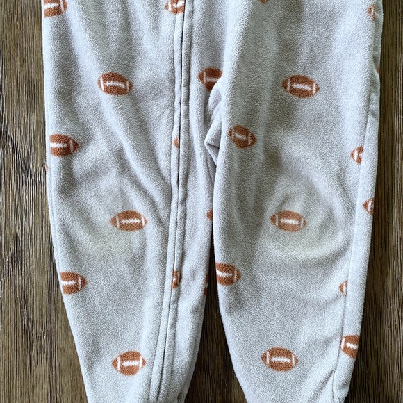 4/$20 Carter’s footie pajamas 12 month - Picture 5 of 8